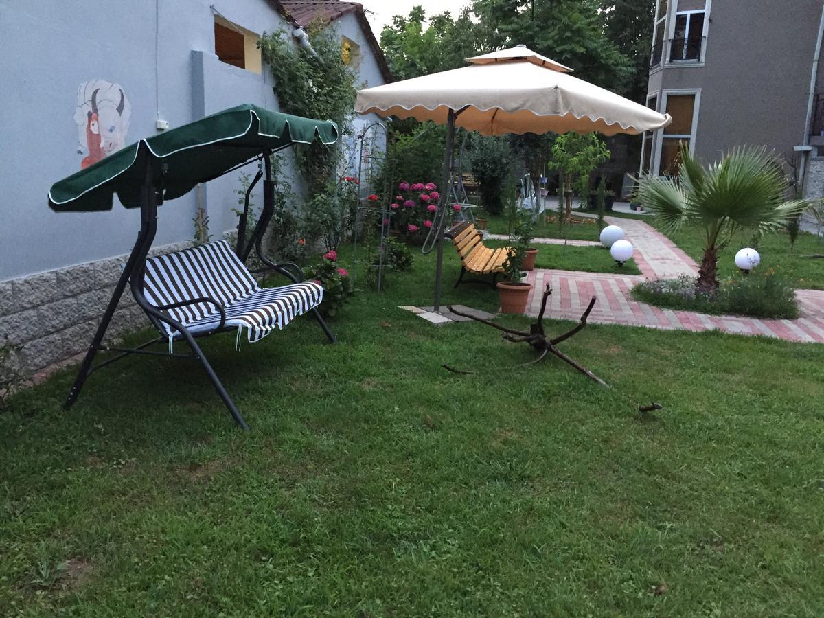 Guest House Smile Kobuleti Exterior foto