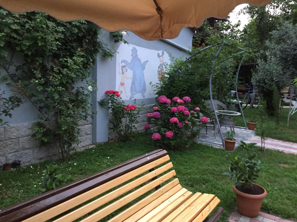 Guest House Smile Kobuleti Exterior foto