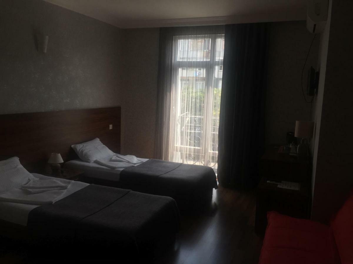 Guest House Smile Kobuleti Exterior foto